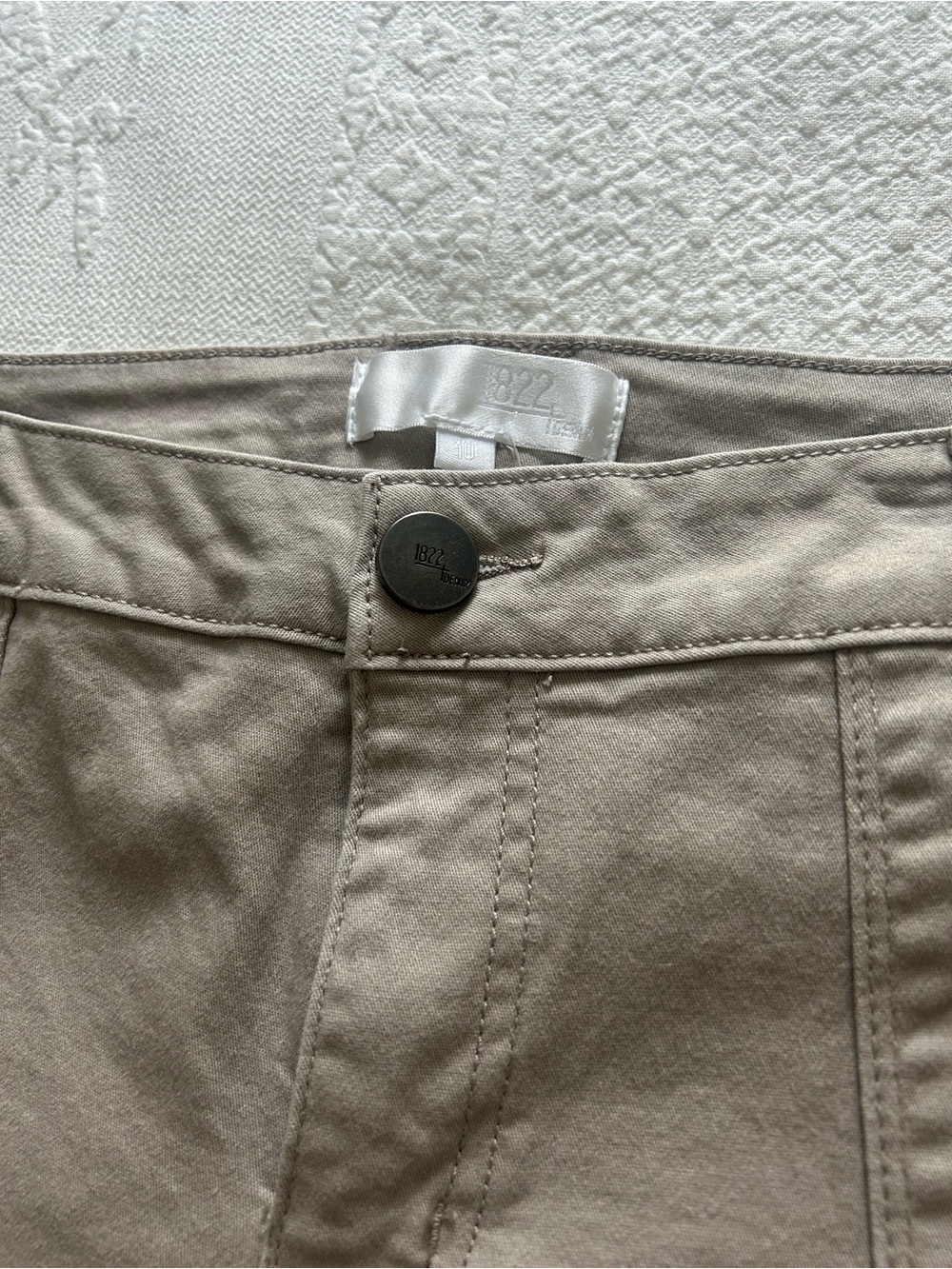 1822 Khaki pants